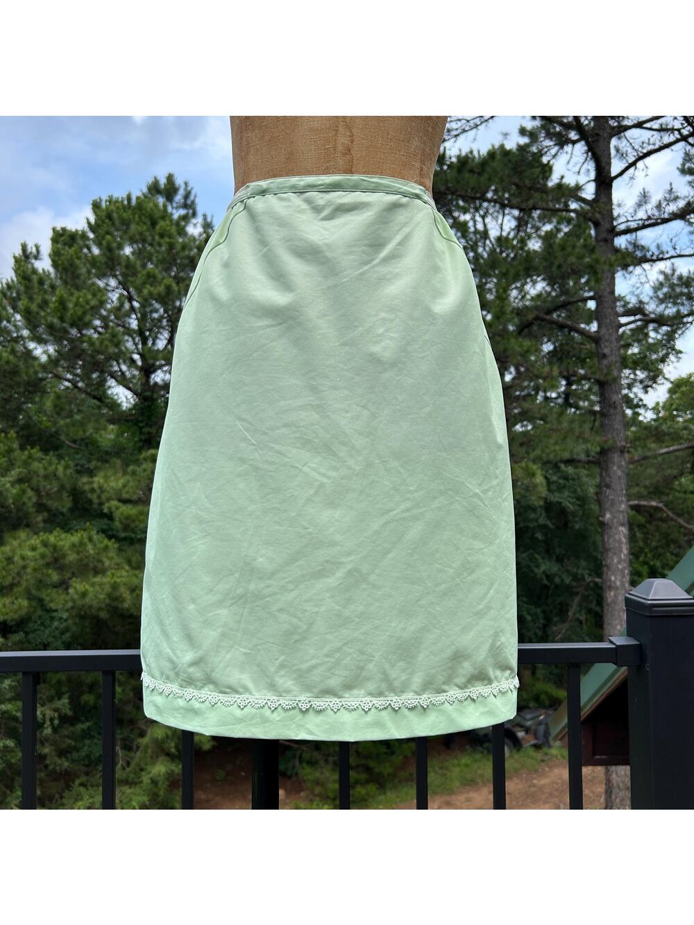 Vintage 50s/60s Pastel Mint Green Opaque Mini Skirt Slip